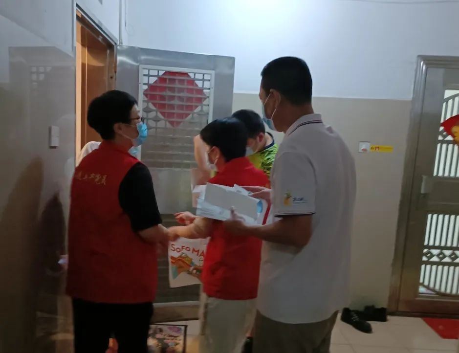 坚守本职齐继承——白云山亚洲必赢公司财务职员战“疫”纪实